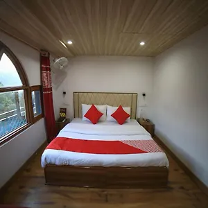 Hotel Oyo 16801 Paradise Regency