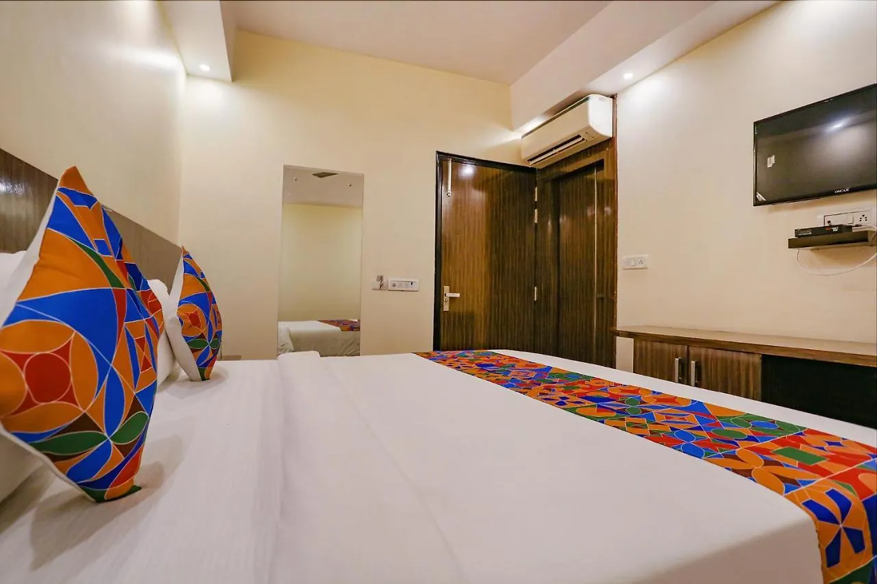 Fabexpress Kapashera Residency New Delhi Hotel